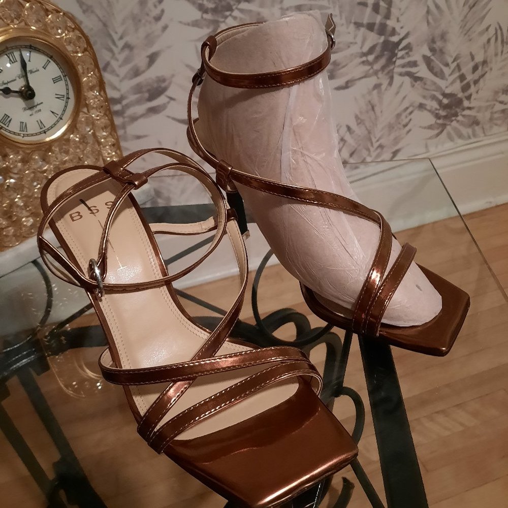 Bronze colored party shoes